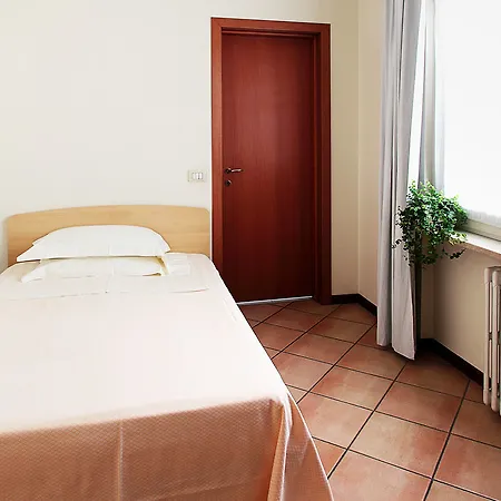 Residenza Cavour 帕爾馬