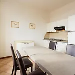 Residenza Cavour Lägenhetshotell Parma