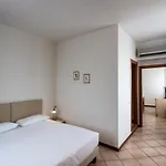 Residenza Cavour Lägenhetshotell Parma