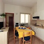 Residenza Cavour Lägenhetshotell Parma