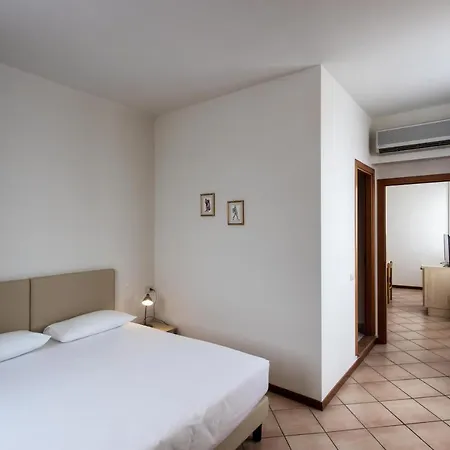 Residenza Cavour Aparthotel Parma