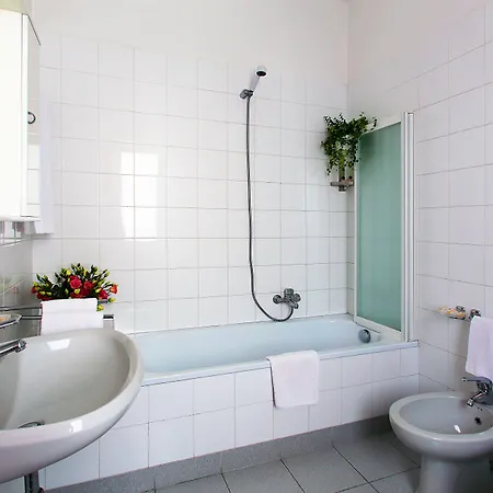 Residenza Cavour 3* 帕爾馬